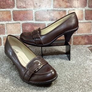 Euro Soft Lauren Womens Brown pumps size 8.5